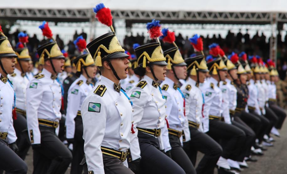 Polícia Militar do Paraná realiza solenidade de entrega do Espadim Tiradentes na Academia do Guatupê