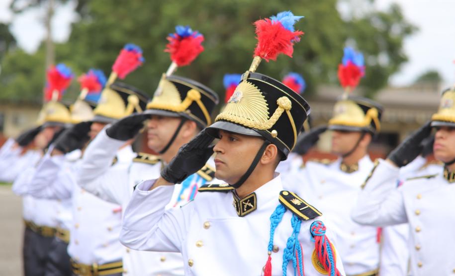 Polícia Militar do Paraná realiza solenidade de entrega do Espadim Tiradentes na Academia do Guatupê