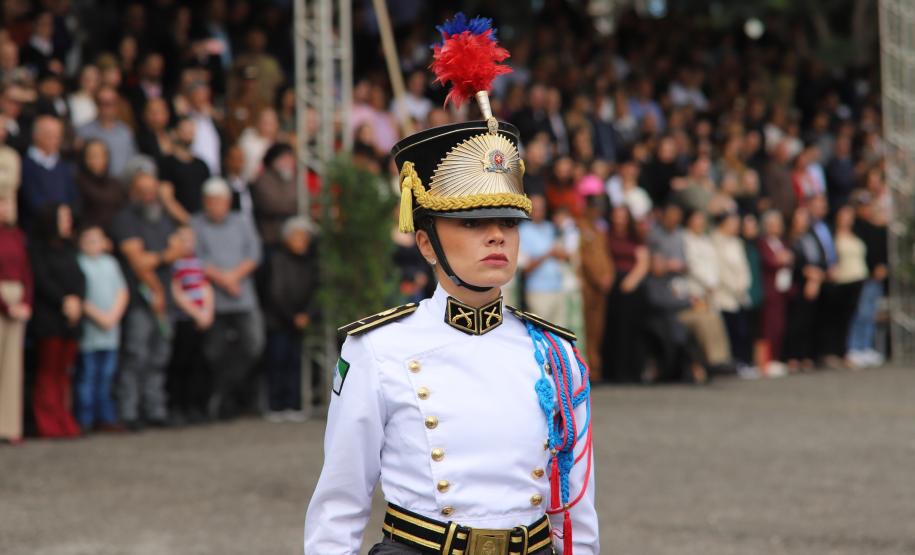 Polícia Militar do Paraná realiza solenidade de entrega do Espadim Tiradentes na Academia do Guatupê