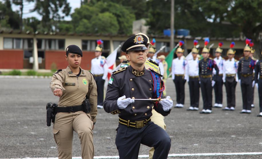 Polícia Militar do Paraná realiza solenidade de entrega do Espadim Tiradentes na Academia do Guatupê