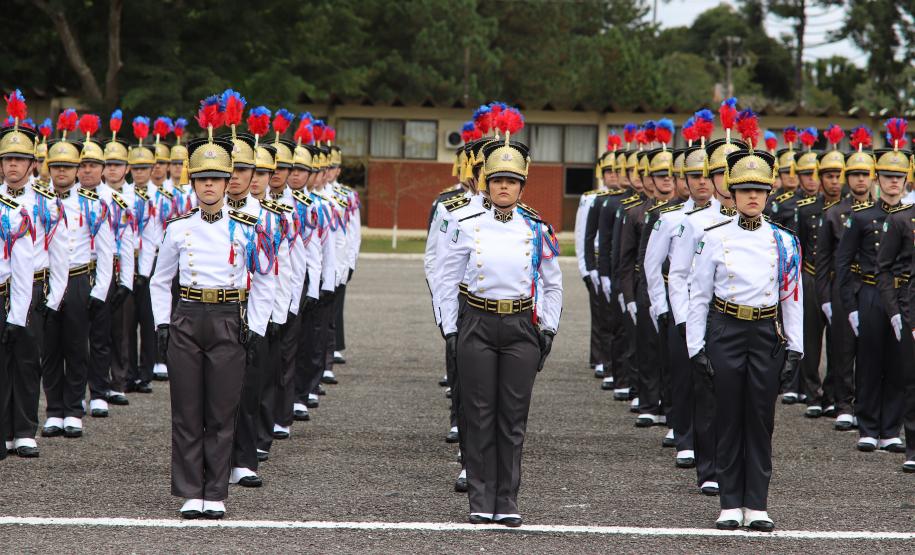 Polícia Militar do Paraná realiza solenidade de entrega do Espadim Tiradentes na Academia do Guatupê