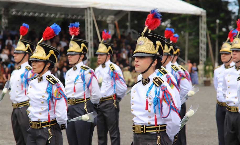 Polícia Militar do Paraná realiza solenidade de entrega do Espadim Tiradentes na Academia do Guatupê