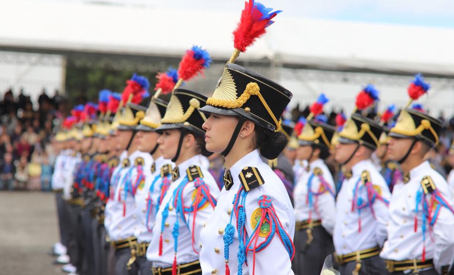 Polícia Militar do Paraná realiza solenidade de entrega do Espadim Tiradentes na Academia do Guatupê