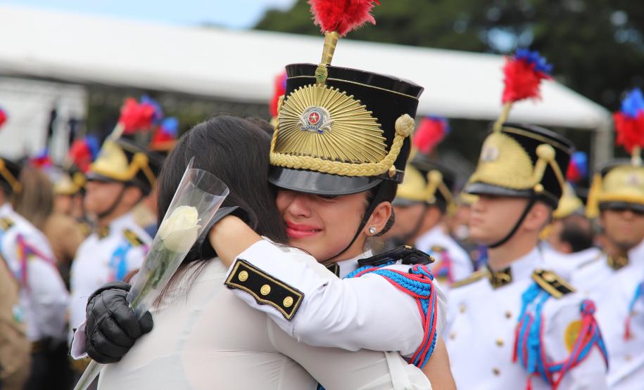 Polícia Militar do Paraná realiza solenidade de entrega do Espadim Tiradentes na Academia do Guatupê