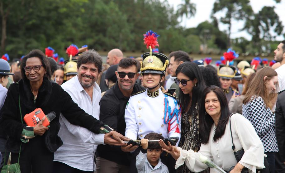 Polícia Militar do Paraná realiza solenidade de entrega do Espadim Tiradentes na Academia do Guatupê