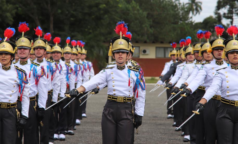 Polícia Militar do Paraná realiza solenidade de entrega do Espadim Tiradentes na Academia do Guatupê