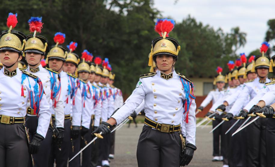 Polícia Militar do Paraná realiza solenidade de entrega do Espadim Tiradentes na Academia do Guatupê