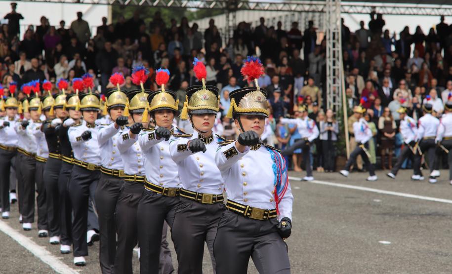 Polícia Militar do Paraná realiza solenidade de entrega do Espadim Tiradentes na Academia do Guatupê
