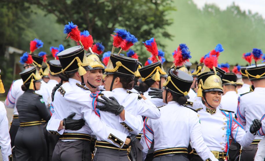 Polícia Militar do Paraná realiza solenidade de entrega do Espadim Tiradentes na Academia do Guatupê