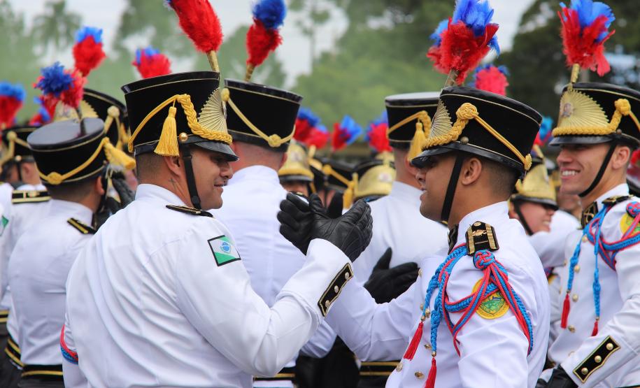 Polícia Militar do Paraná realiza solenidade de entrega do Espadim Tiradentes na Academia do Guatupê