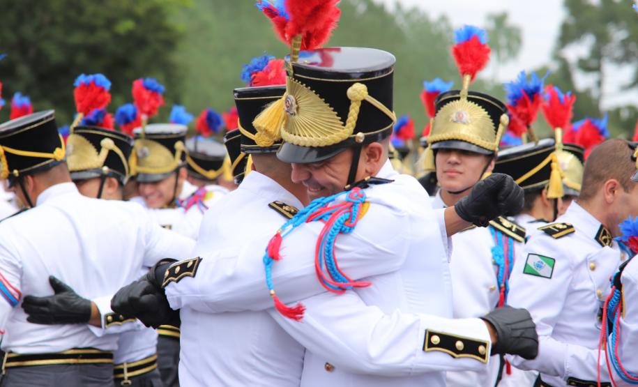 Polícia Militar do Paraná realiza solenidade de entrega do Espadim Tiradentes na Academia do Guatupê