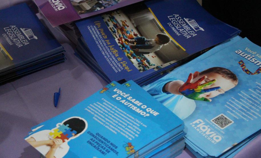 Durante a solenidade, a PMPR e a Banda da Polícia Militar do Paraná receberam reconhecimento pelo trabalho desenvolvido