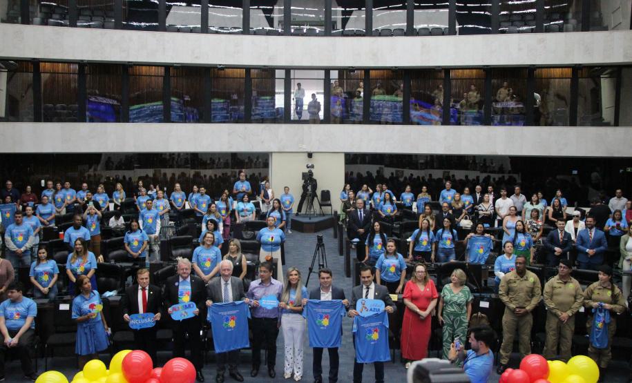 Durante a solenidade, a PMPR e a Banda da Polícia Militar do Paraná receberam reconhecimento pelo trabalho desenvolvido