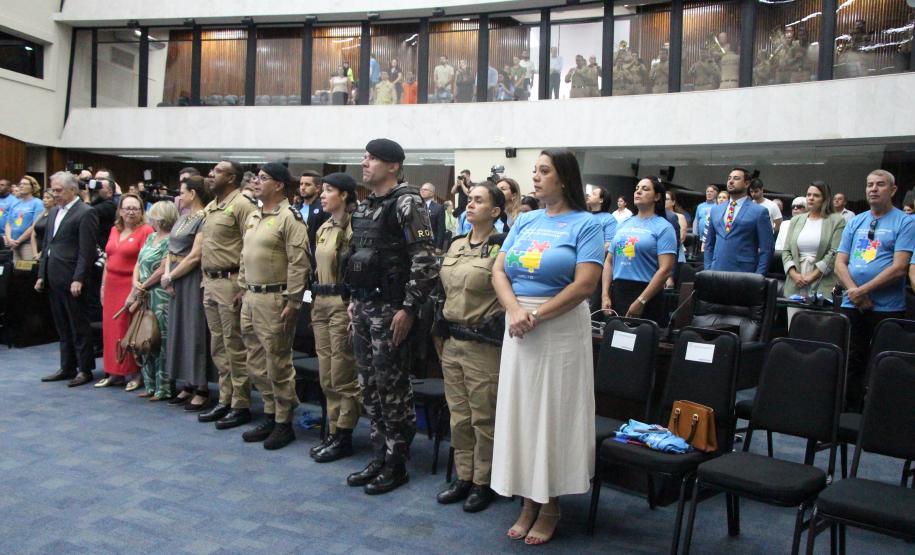 Durante a solenidade, a PMPR e a Banda da Polícia Militar do Paraná receberam reconhecimento pelo trabalho desenvolvido