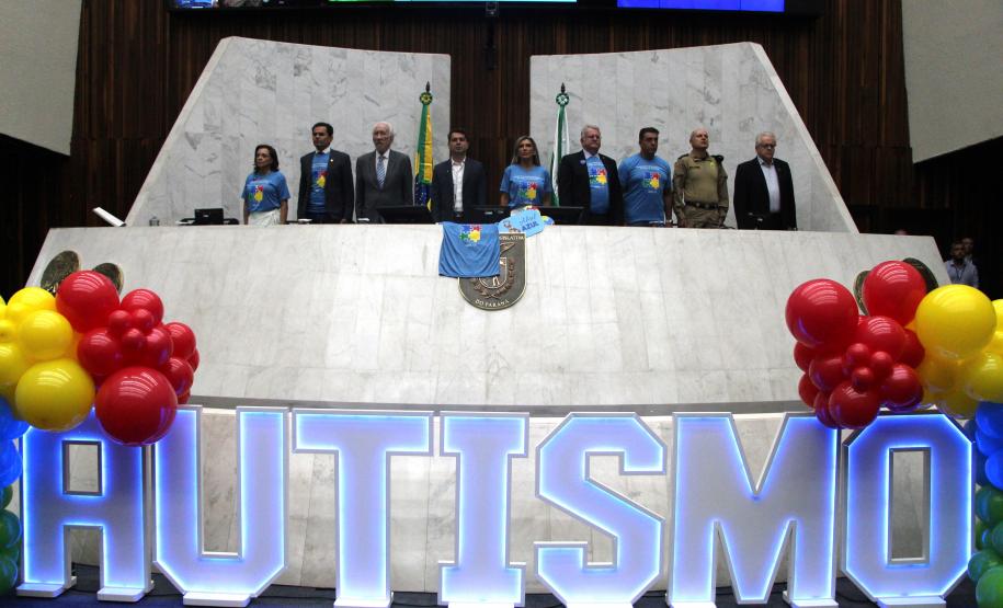 Durante a solenidade, a PMPR e a Banda da Polícia Militar do Paraná receberam reconhecimento pelo trabalho desenvolvido
