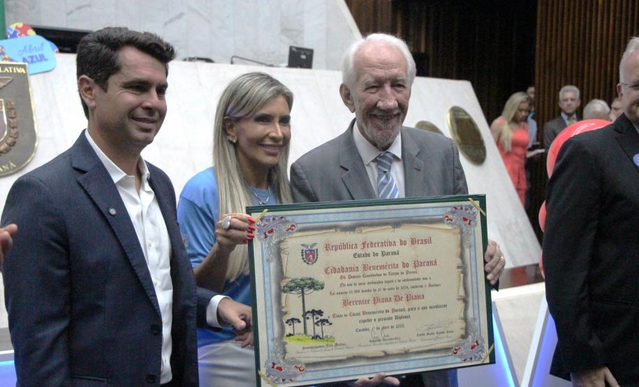 Durante a solenidade, a PMPR e a Banda da Polícia Militar do Paraná receberam reconhecimento pelo trabalho desenvolvido