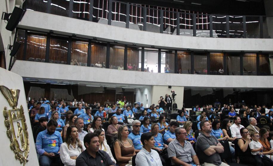 Durante a solenidade, a PMPR e a Banda da Polícia Militar do Paraná receberam reconhecimento pelo trabalho desenvolvido