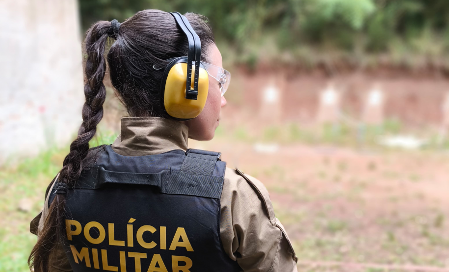 Efetivo do BPTran realiza habilitação e renovação para emprego de armas de fogo de porte
