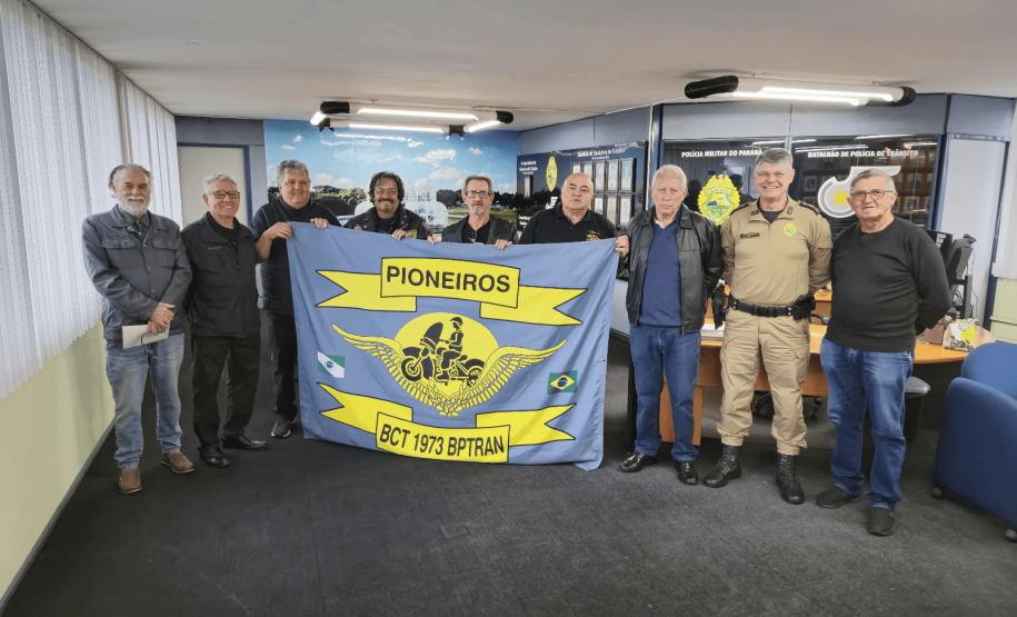 Veteranos do Batalhão de Controle de Tráfego visitam o BPTran após mais de 50 anos