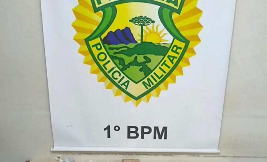 Polícia Militar do Paraná apreende arma de fogo, drogas e detém suspeitos em operação, em Ponta Grossa