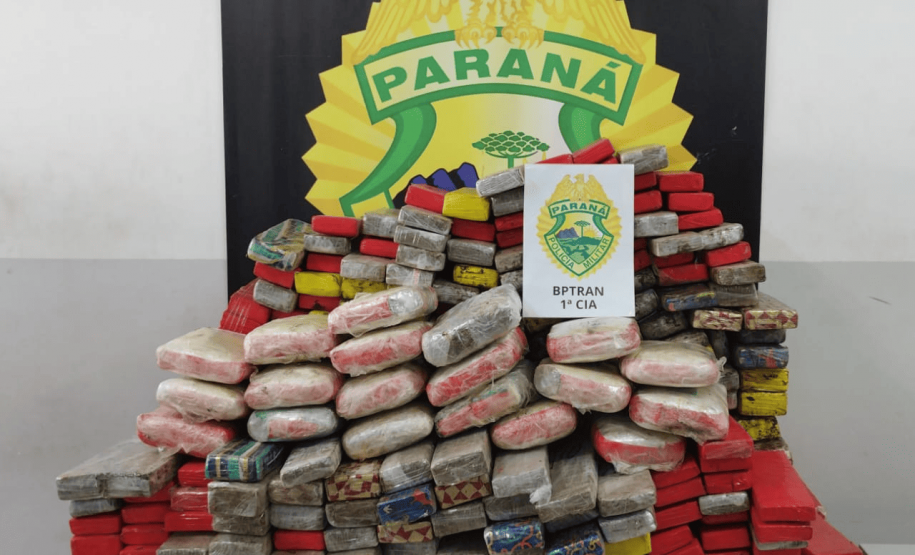 BPTran apreende 279 kg de maconha após veículo capotar na região sul de Curitiba