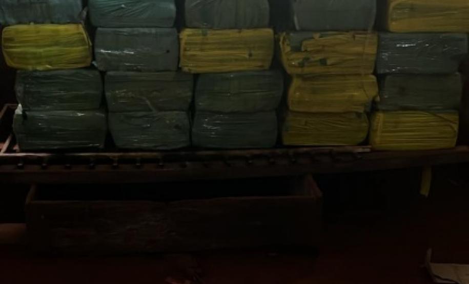 Polícia Militar do Paraná apreende quase uma tonelada de maconha em São Miguel do Iguaçu