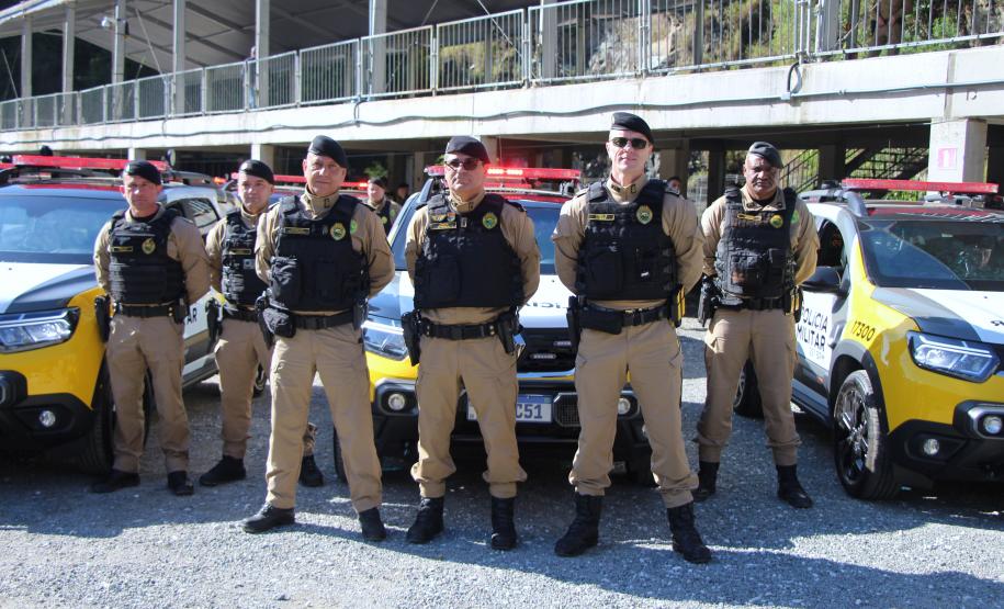 Investimento de R$ 63 milhões: Ratinho Junior entrega 431 motos e viaturas para a PMPR