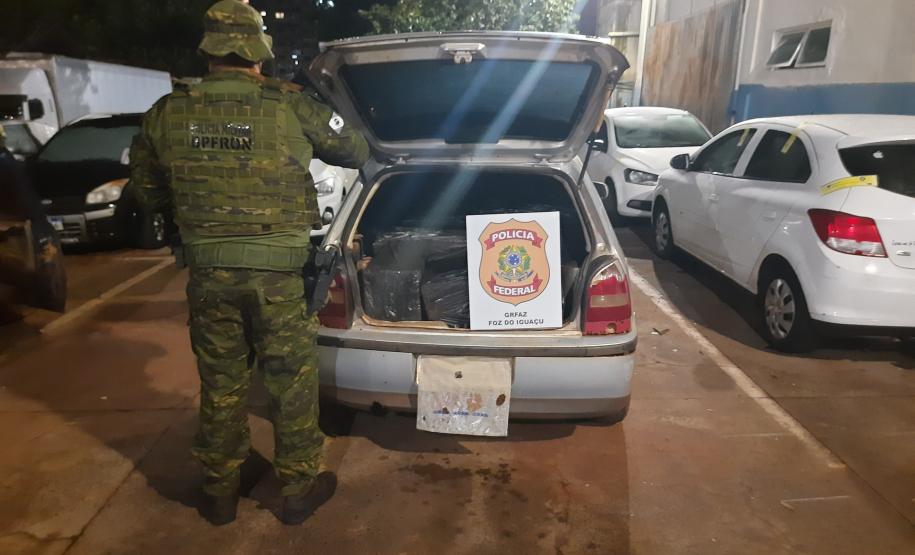 Polícia Militar do Paraná apreende dois veículos carregados de cigarros em Itaipulândia