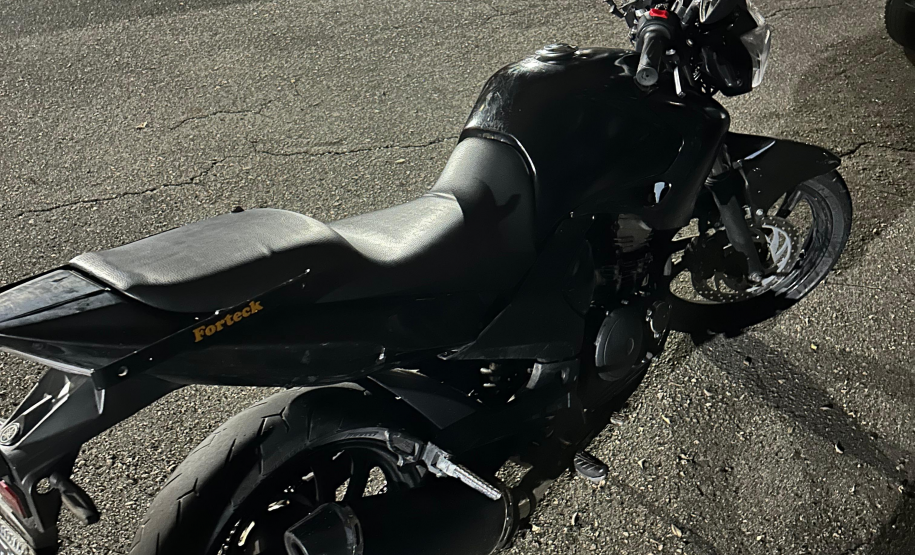 Motocicleta com placa adulterada é apreendida durante operação no bairro Hauer, em Curitiba