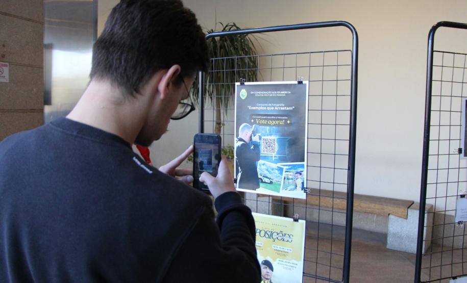 Exposição "Exemplos que Arrastam" celebra 171 anos da Polícia Militar do Paraná em shoppings de Curitiba