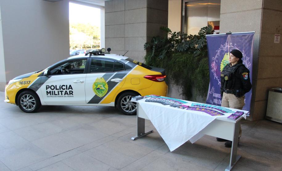 Exposição "Exemplos que Arrastam" celebra 171 anos da Polícia Militar do Paraná em shoppings de Curitiba