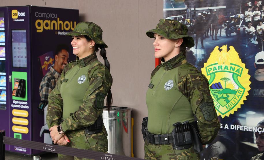 Exposição "Exemplos que Arrastam" da PMPR chega ao Shopping Estação