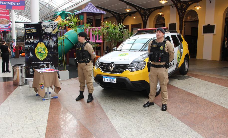 Exposição "Exemplos que Arrastam" da PMPR chega ao Shopping Estação
