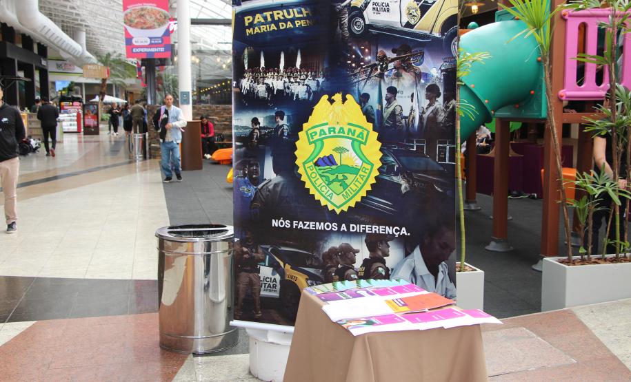 Exposição "Exemplos que Arrastam" da PMPR chega ao Shopping Estação