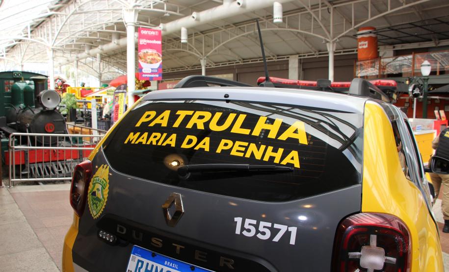 Exposição "Exemplos que Arrastam" da PMPR chega ao Shopping Estação