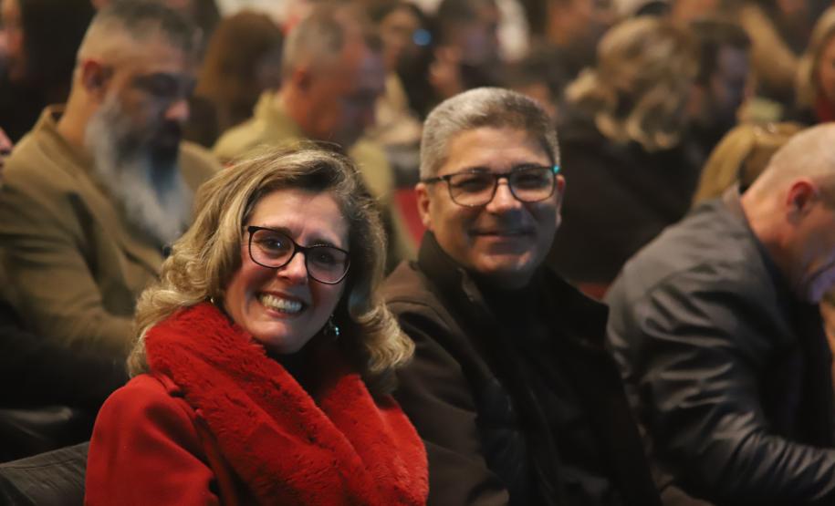 Com o tema “Vozes”, o espetáculo trouxe ao palco uma coletânea musical que revisita a trajetória da banda