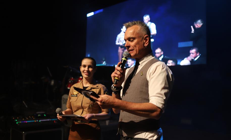 Com o tema “Vozes”, o espetáculo trouxe ao palco uma coletânea musical que revisita a trajetória da banda