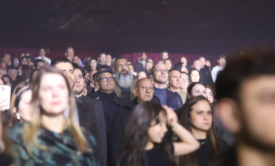 Com o tema “Vozes”, o espetáculo trouxe ao palco uma coletânea musical