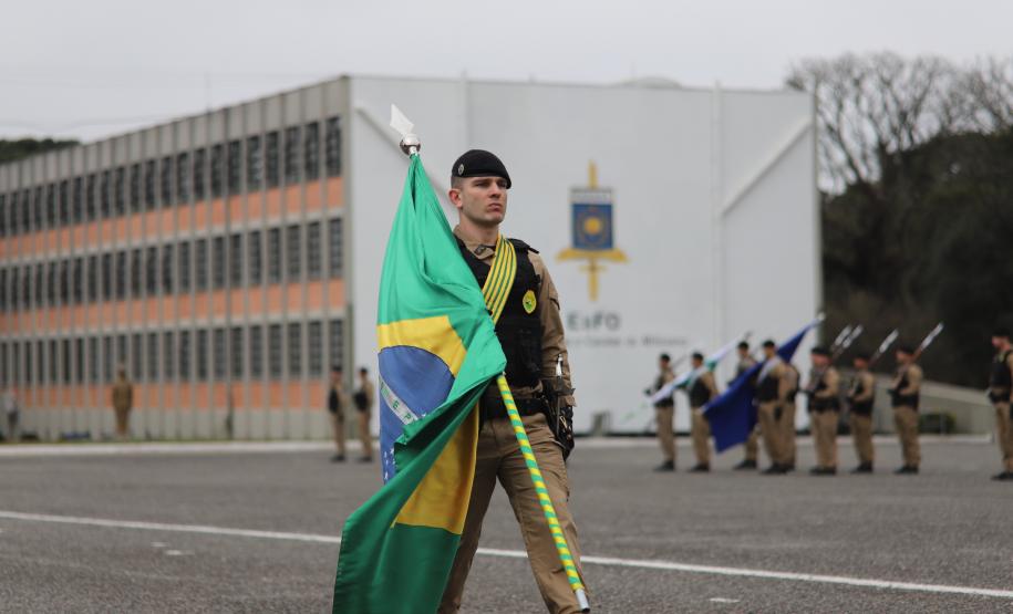 A cerimônia foi marcada por atos simbólicos de homenagem à história e à missão da corporação