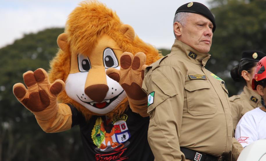 A cerimônia foi marcada por atos simbólicos de homenagem à história e à missão da corporação