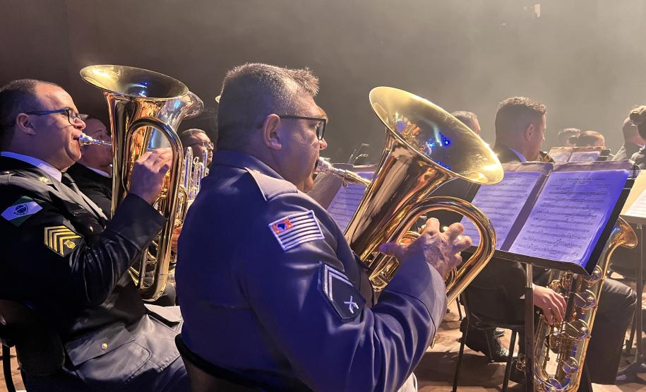 Com o tema “Vozes”, o espetáculo trouxe ao palco uma coletânea musical que revisita a trajetória da banda