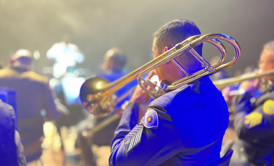 Com o tema “Vozes”, o espetáculo trouxe ao palco uma coletânea musical que revisita a trajetória da banda
