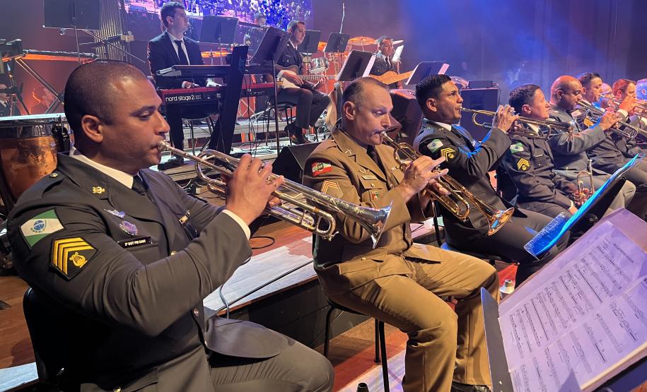 Com o tema “Vozes”, o espetáculo trouxe ao palco uma coletânea musical que revisita a trajetória da banda