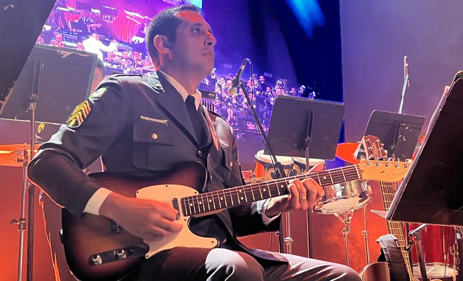 Com o tema “Vozes”, o espetáculo trouxe ao palco uma coletânea musical que revisita a trajetória da banda