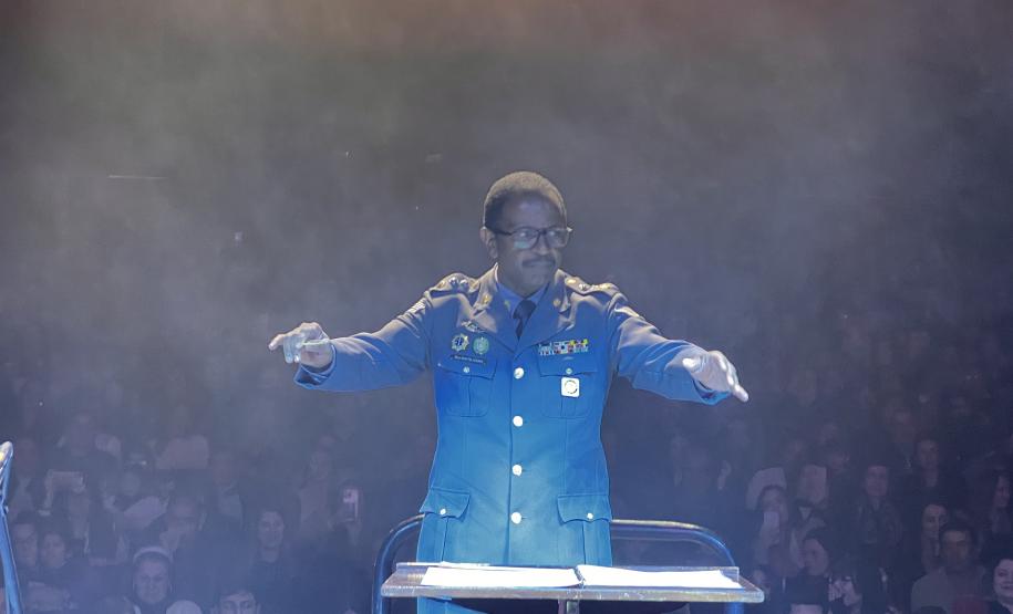 Com o tema “Vozes”, o espetáculo trouxe ao palco uma coletânea musical que revisita a trajetória da banda