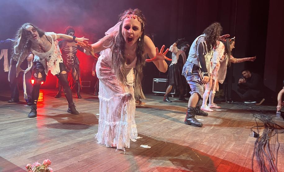 Com o tema “Vozes”, o espetáculo trouxe ao palco uma coletânea musical que revisita a trajetória da banda