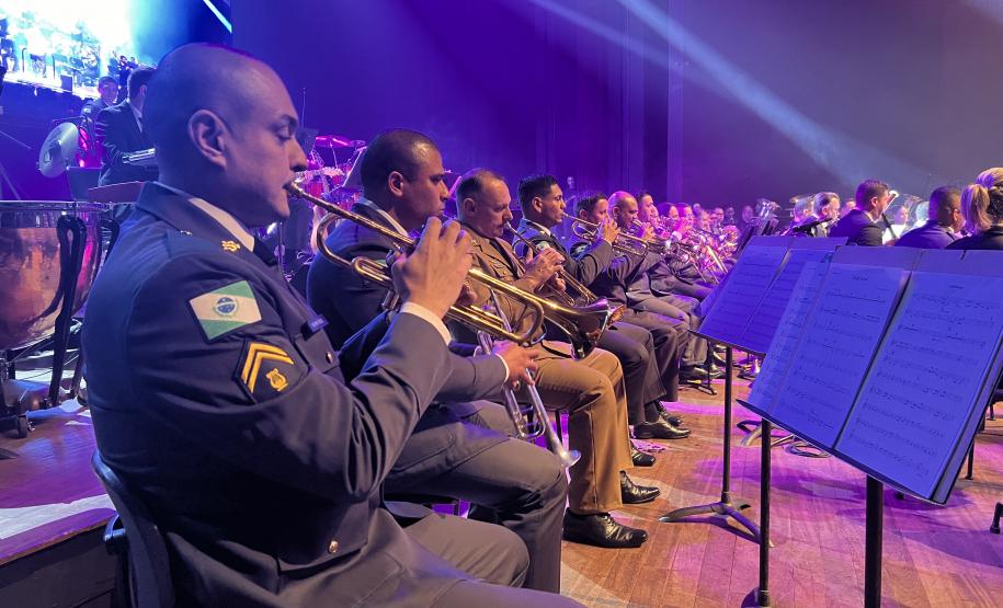 Com o tema “Vozes”, o espetáculo trouxe ao palco uma coletânea musical que revisita a trajetória da banda