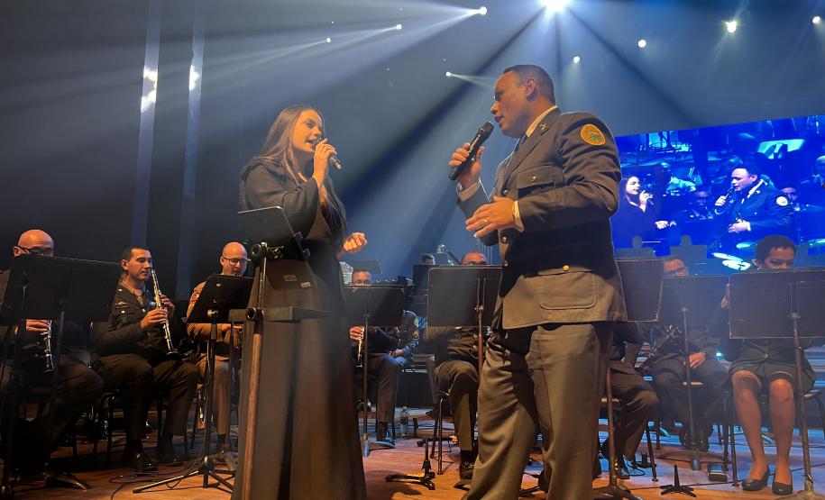 Com o tema “Vozes”, o espetáculo trouxe ao palco uma coletânea musical que revisita a trajetória da banda
