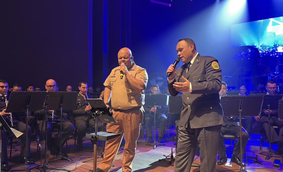 Com o tema “Vozes”, o espetáculo trouxe ao palco uma coletânea musical que revisita a trajetória da banda