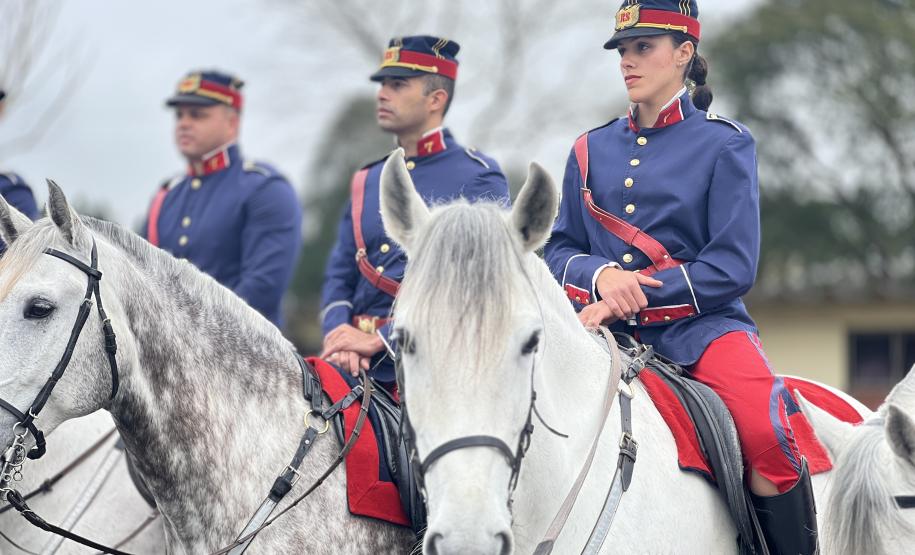 A cerimônia foi marcada por atos simbólicos de homenagem à história e à missão da corporação